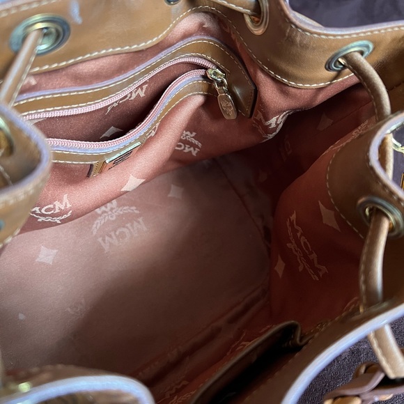 MCM MADE IN GERMANY BUCKET BAG - Picture 8 of 13